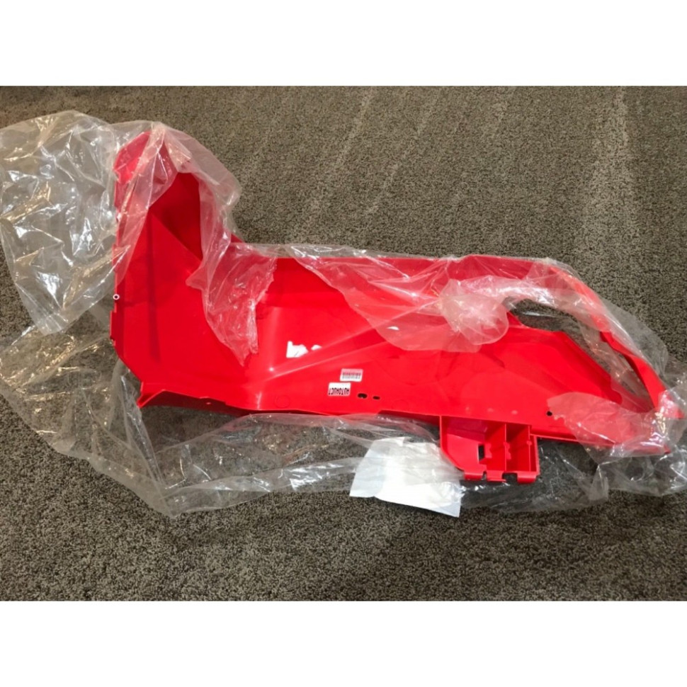 Крыло переднее правое красное Can-Am G2 Outlander 715001512 715001512
