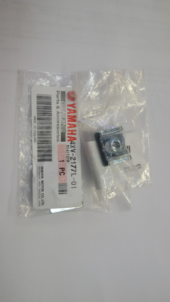 Скоба крепления пластика оригинальная для снегоходов Yamaha 4XV-2177L-01-00