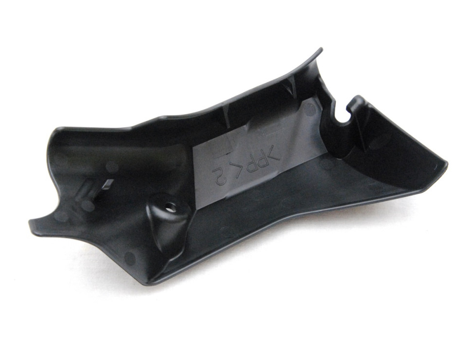 Пластиковая защита рычагов задняя правая оригинальная для Yamaha 3B4-22129-00-00