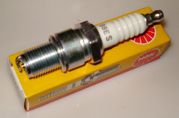 Свеча зажигания NGK B8ES /2411 B8ES