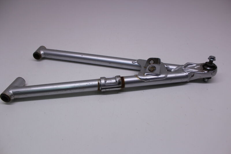 Рычаг передний нижний Yamaha  8GK-23580-C0-00