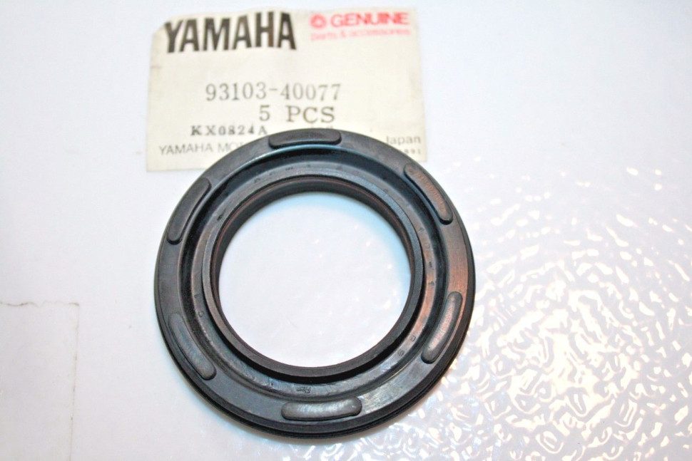Сальник коленвала Yamaha YFZ 350 Banshee 93103-40077-00 93103-40077-00