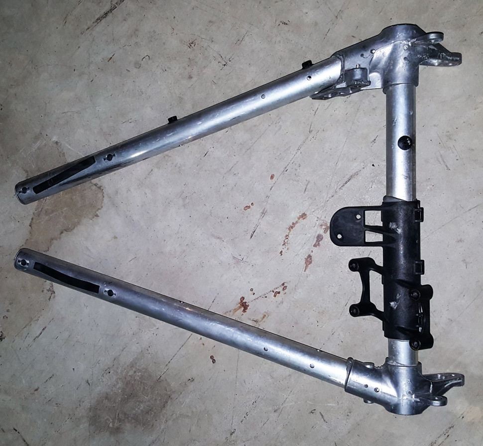 Подрамник передний верхний Polaris 1019548