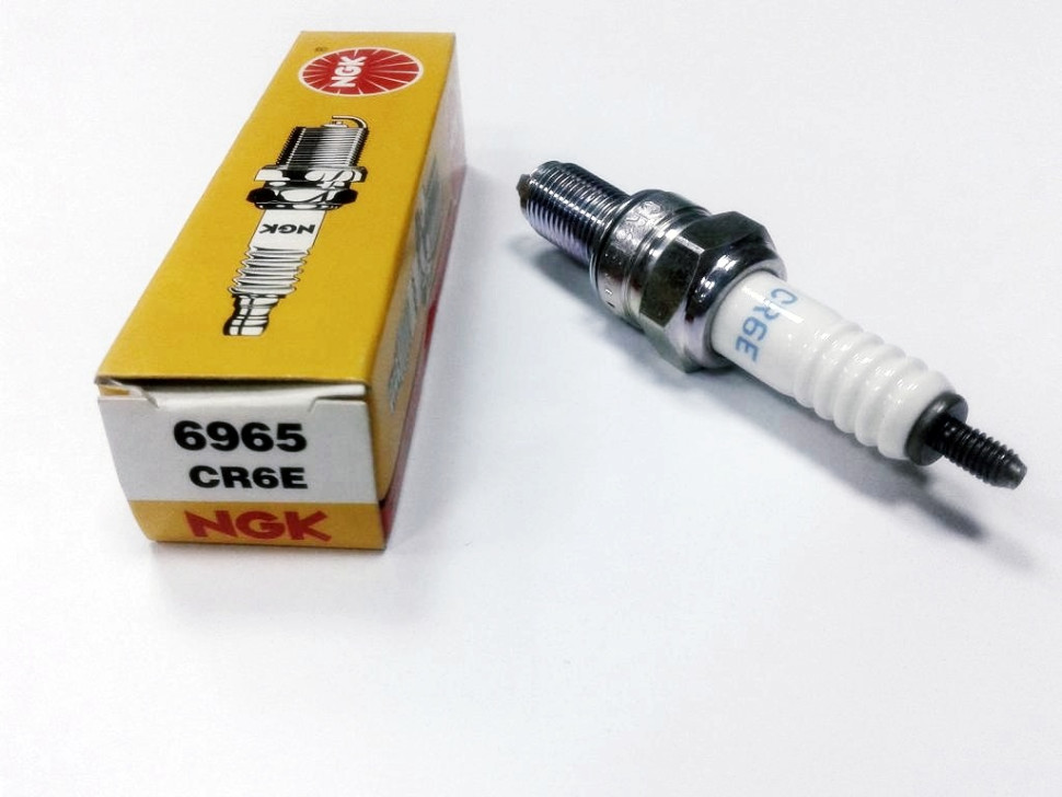Свеча зажигания NGK CR6E