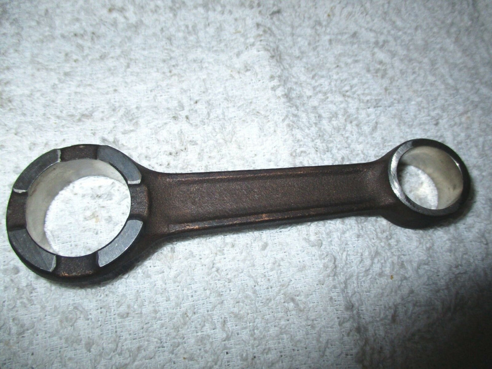Шатун 12161-04710
