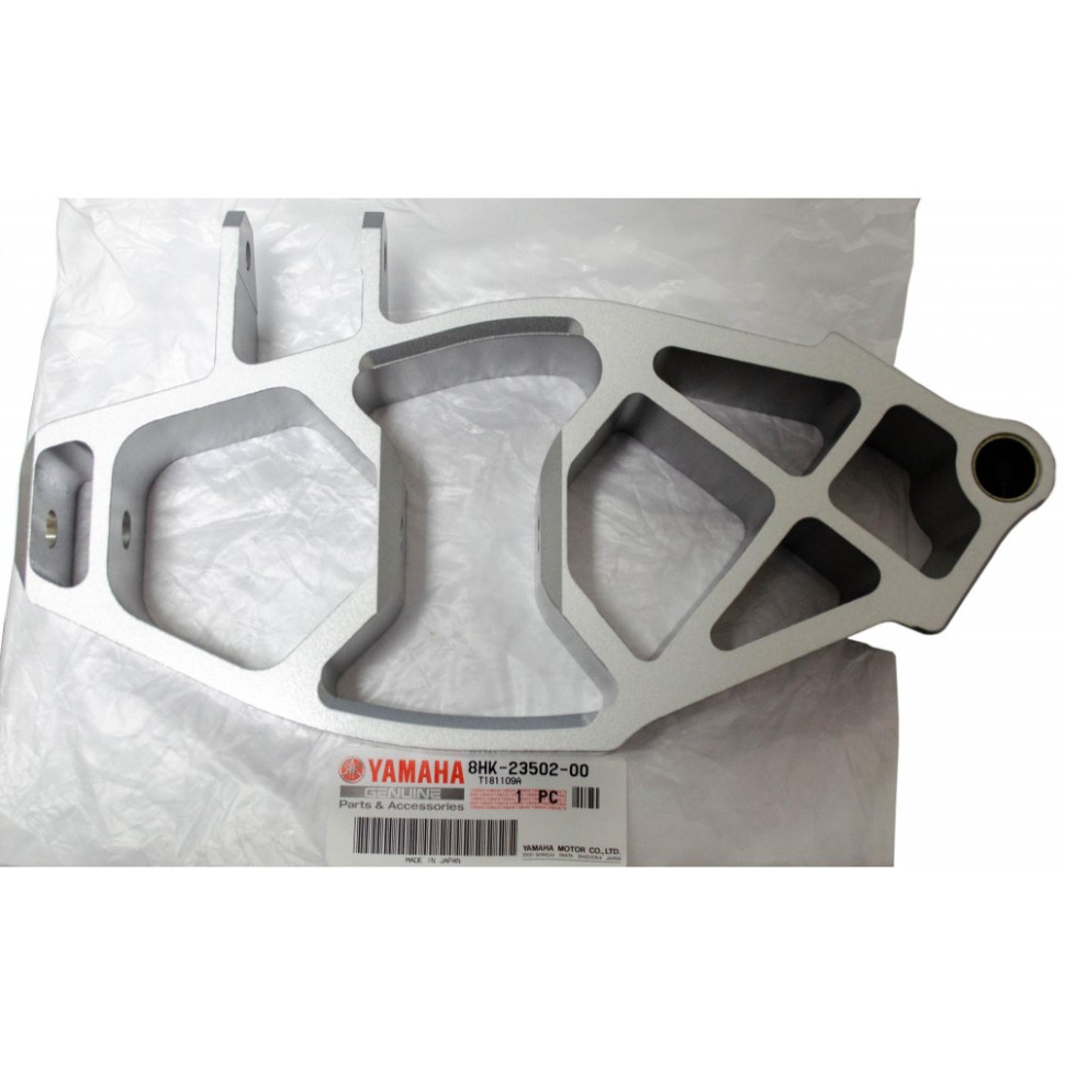 Кулак поворотный правый снегохода Yamaha FX Nytro MTX /XTX /RTX 8HK-23502-00-00 8HK-23502-00-00