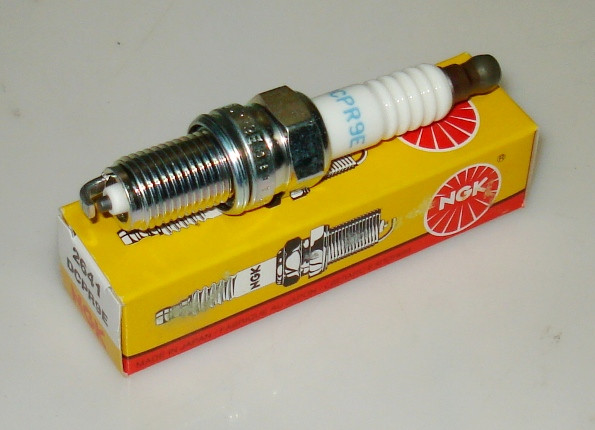 Свеча зажигания NGK DCPR9E 2641