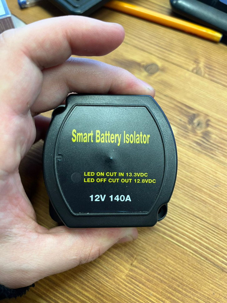 Умное реле Kemimoto для подключения второго аккумулятора 140A B0401-00102BK